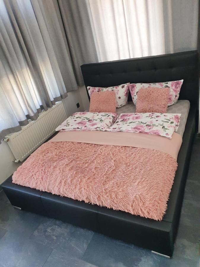 Apartament Sto Metrow Od Morza Świnoujście Exterior foto